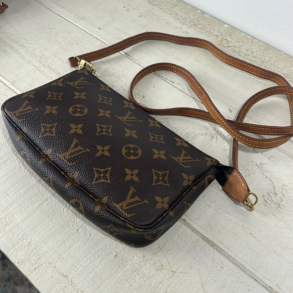 Louis Vuitton Pouch Bag Pochette Monogram - Picture 5 of 16